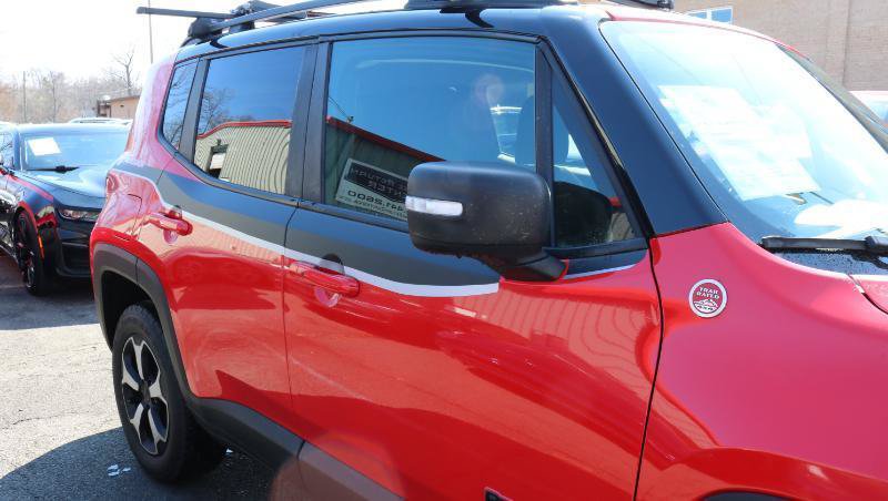 Used 2019 Jeep Renegade Trailhawk w/ Cold Weather Group II AWD/4WD image 8