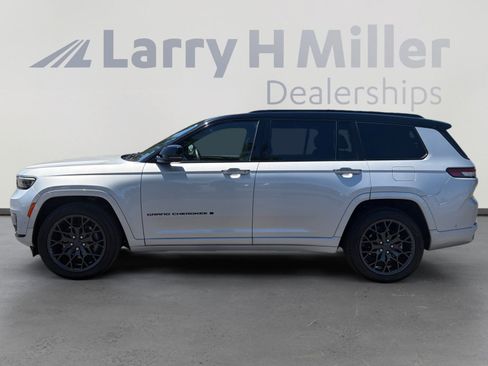Used 2024 Jeep Grand Cherokee L Summit w/ Advanced Protech Group IV AWD/4WD image 2