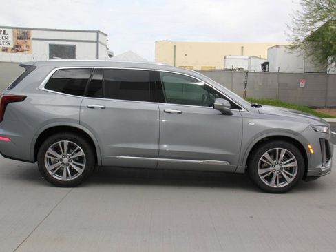 Used 2024 Cadillac XT6 Premium Luxury FWD image 4