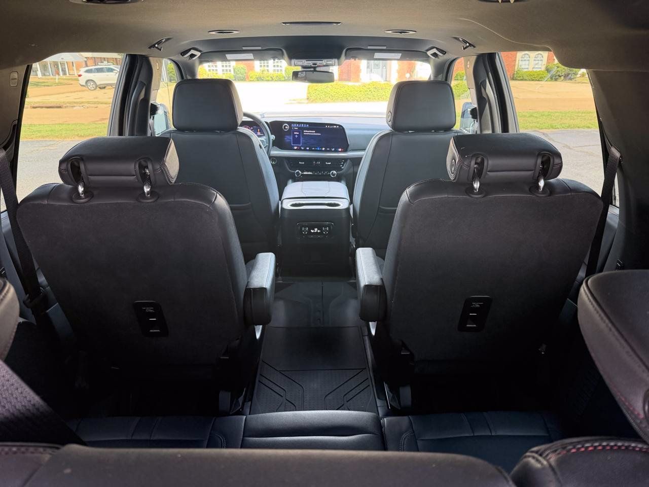 Used 2025 Chevrolet Suburban RST w/ Comfort Package RWD image 10