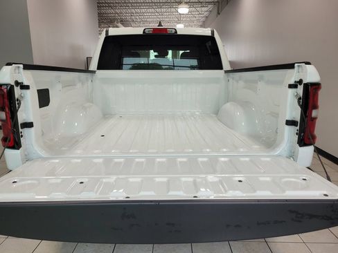 New 2026 RAM 1500 Big Horn w/ Night Edition AWD/4WD image 8