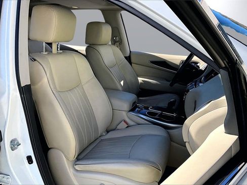 Used 2017 INFINITI QX60 Luxe w/ Deluxe Technology Package image 24