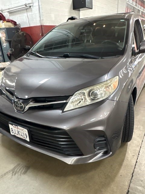 Used 2019 Toyota Sienna LE FWD image 1