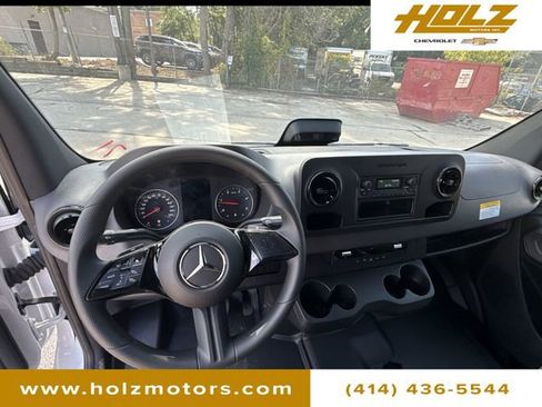 Used 2025 Mercedes-Benz Sprinter 2500 image 19