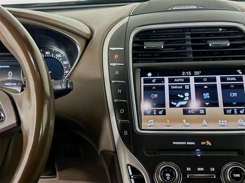 Used 2018 Lincoln MKX Reserve w/ Lincoln MKX Climate Package image 17