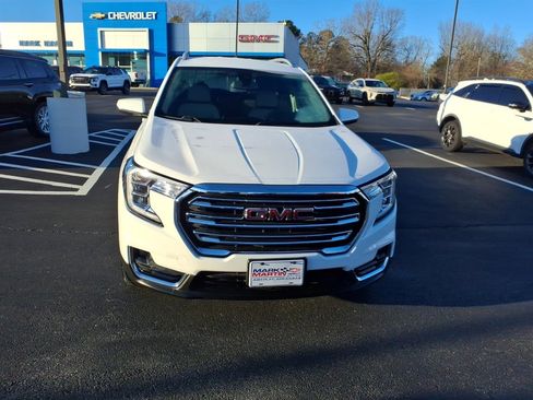 Used 2022 GMC Terrain SLT image 2
