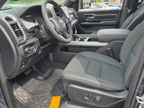 New 2026 RAM 1500 4x4 Crew Cab image 8