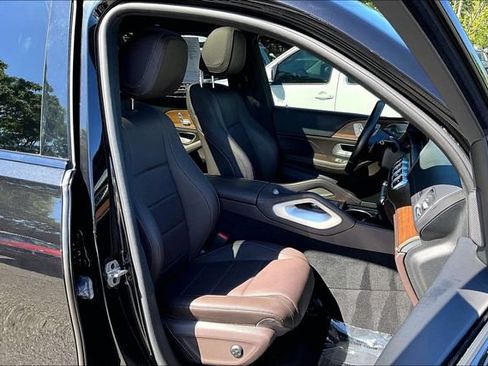 Used 2023 Mercedes-Benz GLS 450 4MATIC image 7