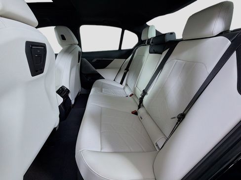 New 2026 BMW 530i xDrive w/ M Sport Package image 25