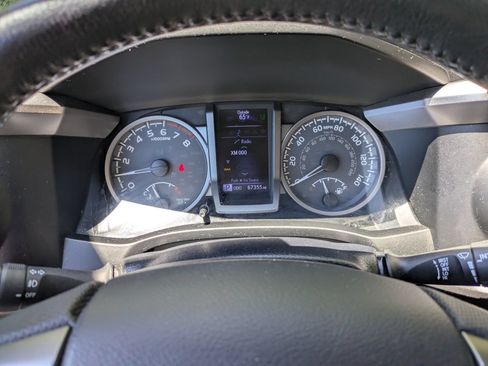 Used 2019 Toyota Tacoma SR5 RWD image 16
