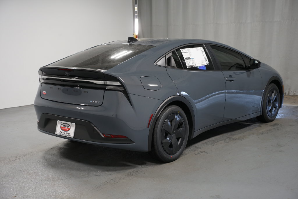 New 2027 Toyota Prius Plug-In Hybrid FWD image 8