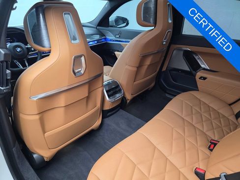 Used 2023 BMW 740i w/ Parking Assistance Package RWD image 15