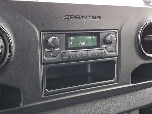 Used 2025 Mercedes-Benz Sprinter 2500 image 17