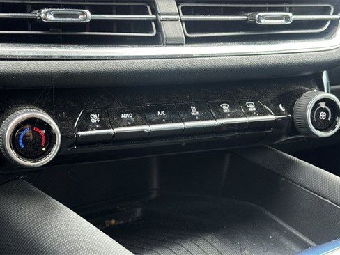 Certified 2024 Chevrolet Equinox EV LT image 24