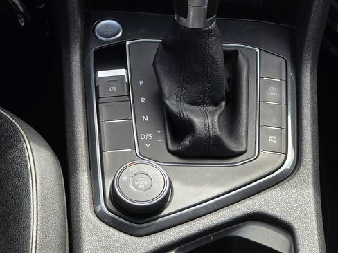 Used 2019 Volkswagen Tiguan SEL Premium AWD/4WD image 37