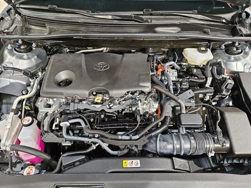 Used 2025 Toyota Camry XSE FWD image 19