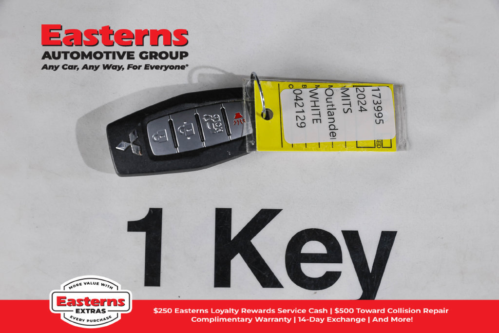 Used 2024 Mitsubishi Outlander SE AWD/4WD image 25