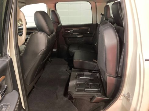 Used 2018 RAM 1500 Laramie w/ Convenience Group AWD/4WD image 21