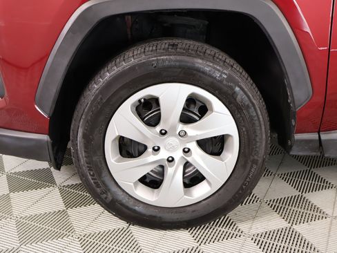 Used 2022 Toyota RAV4 LE image 16