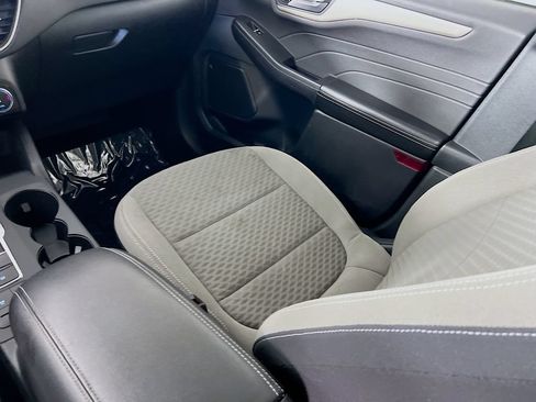 Used 2022 Ford Escape SE w/ SE Sport Appearance Package FWD image 22