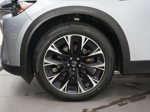 Certified 2024 MAZDA CX-90 Plug-In Hybrid w/ Premium Pkg image 32