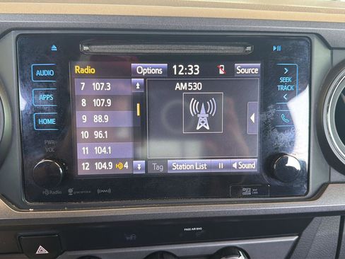 Used 2019 Toyota Tacoma TRD Sport w/ Technology Package image 24