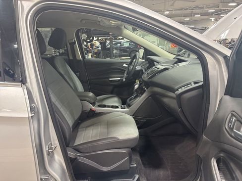 Used 2016 Ford Escape SE image 16
