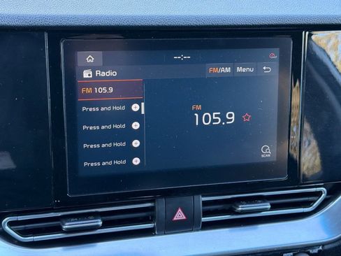 Used 2020 Kia Niro EX image 23