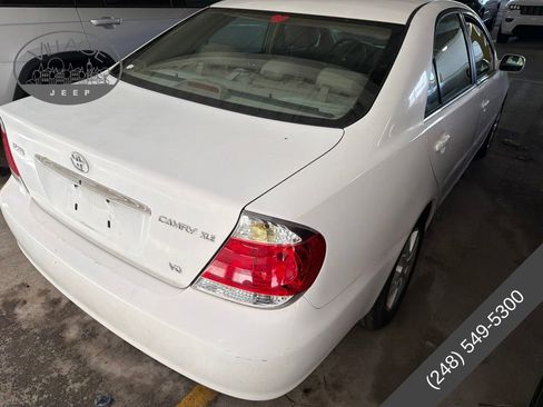Used 2005 Toyota Camry LE FWD image 3