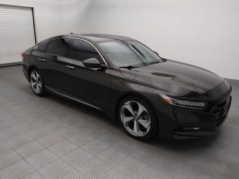 Used 2018 Honda Accord Touring image 11