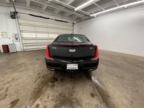 Used 2018 Cadillac XTS Luxury image 5