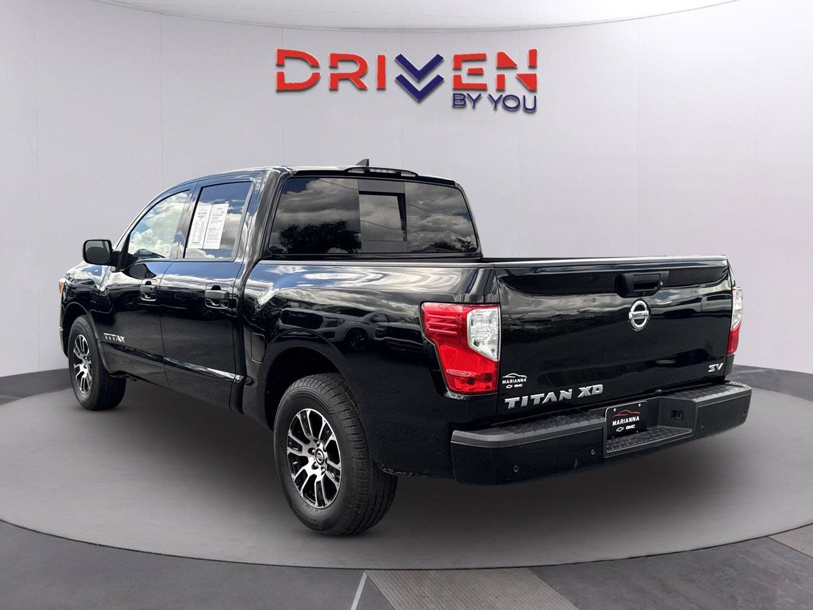Used 2022 Nissan Titan SV RWD image 5