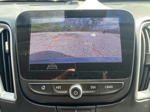 Used 2025 Chevrolet Malibu LT FWD image 23