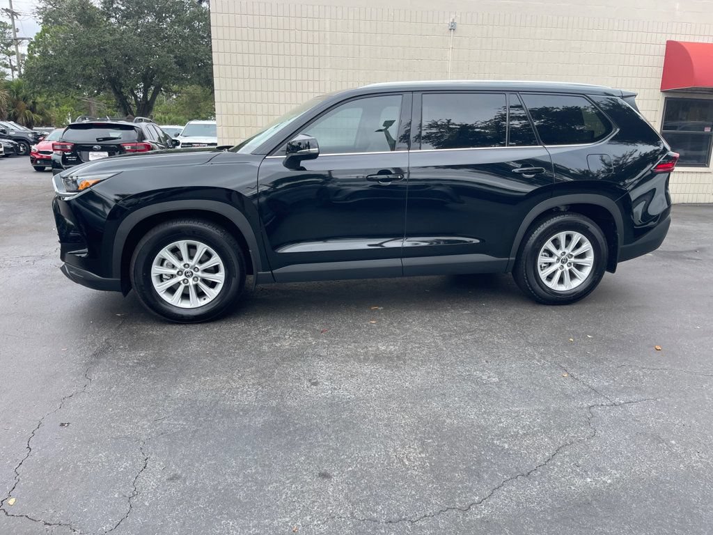 Used 2026 Toyota Grand Highlander FWD image 2