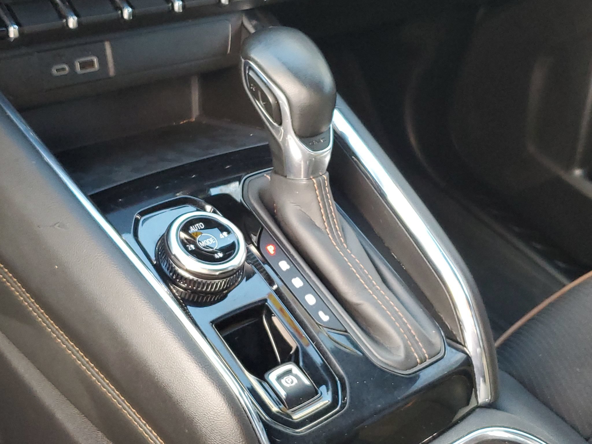 Used 2024 GMC Canyon AT4 w/ Canyon Safety Plus Package AWD/4WD image 27