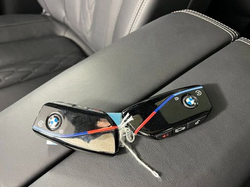 Certified 2024 BMW X7 M60i w/ Executive Package image 31