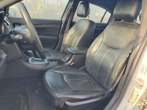 Used 2013 Chrysler 200 Limited FWD image 5