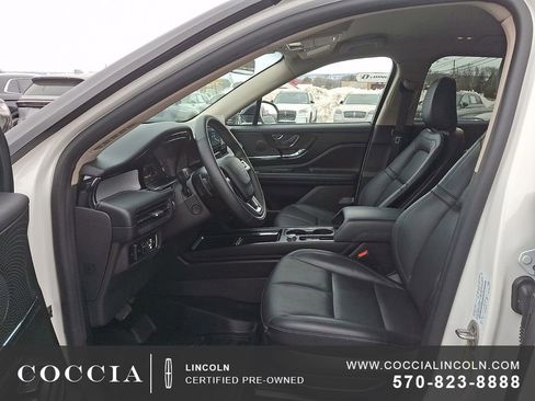 Used 2025 Lincoln Corsair AWD w/ Equipment Group 101A image 13