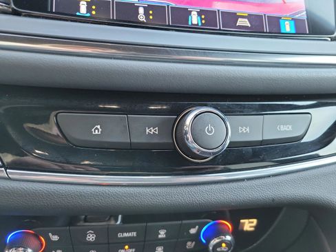 Used 2024 Buick Enclave Premium image 29