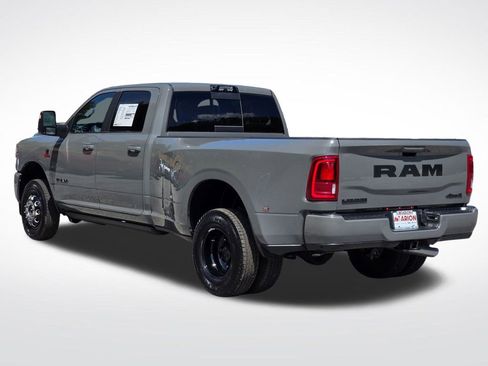 New 2026 RAM 3500 Laramie AWD/4WD image 17