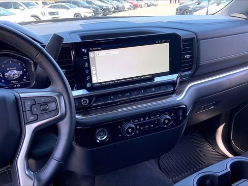 Used 2024 Chevrolet Silverado 1500 LT AWD/4WD image 8