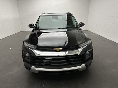Used 2023 Chevrolet TrailBlazer LT AWD/4WD image 3