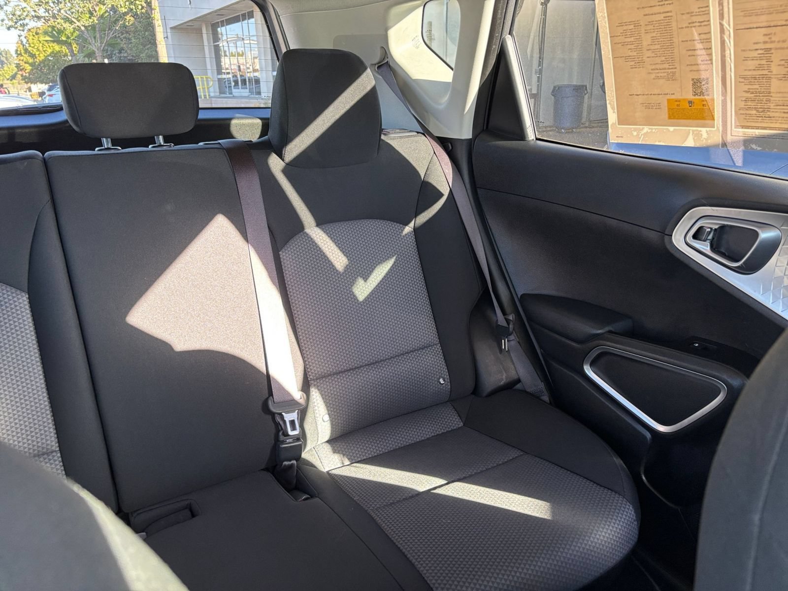 Used 2025 Kia Soul LX w/ LX Technology Package FWD image 34