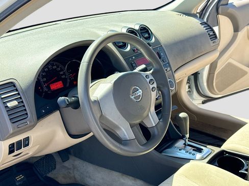 Used 2010 Nissan Altima 2.5 S FWD image 4