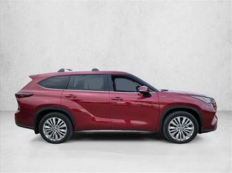 Used 2026 Toyota Highlander Platinum AWD/4WD video 4