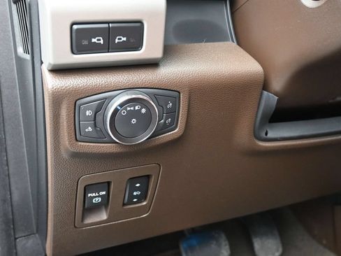 Used 2018 Ford F150 King Ranch w/ Equipment Group 601A Luxury AWD/4WD image 20