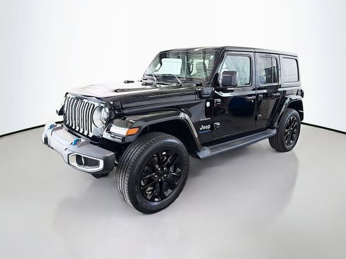 Used 2023 Jeep Wrangler Unlimited Sahara w/ Cold Weather Group AWD/4WD image 5
