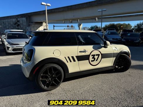 Used 2019 MINI Cooper 2-Door Hardtop w/ Signature Upholstery Package FWD image 4