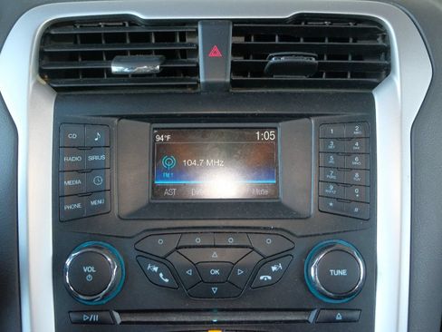 Used 2014 Ford Fusion SE FWD image 21