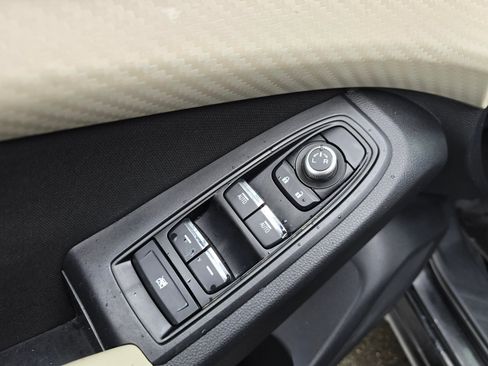 Used 2021 Subaru Ascent Premium w/ Convenience Package image 26